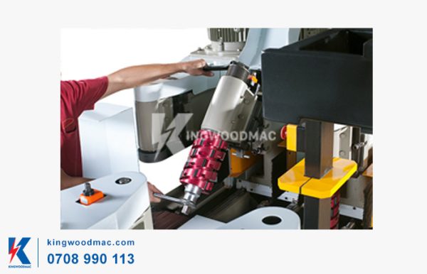 Thay dao nhanh máy chép hình dài cnc 8 trục | KINGWOODMAC