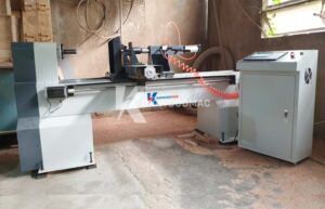 Bàn giao máy tiện con tiện cầu thang khổ 1000mm