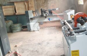 Máy tiện song cầu thang bàn giao tại Bến Cát