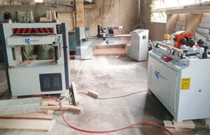 Máy tiện song cầu thang bàn giao tại Bình Dương