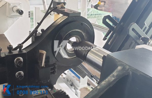 MÁY TIỆN GỖ CNC 1 TRỤC NẠP PHÔI TỰ ĐỘNG - KWQH 800 AF dao tiện gỗ cnc nạp phôi tự động | Kingwoodmac