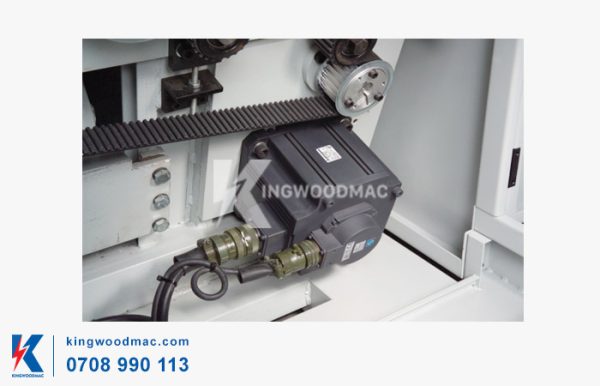 Động cơ điều khiển máy cắt ngang cnc | kingwoodmac