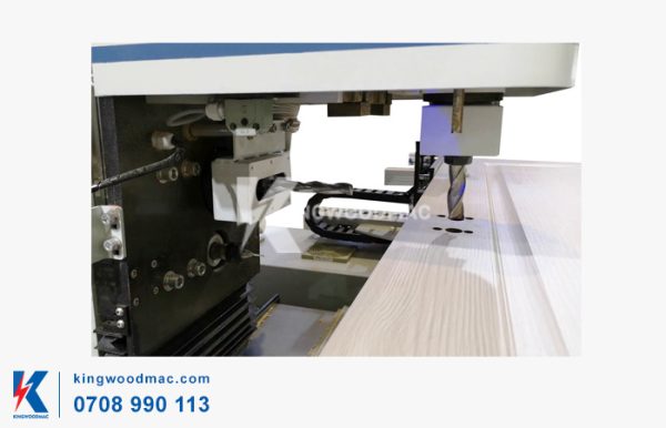 Mũi khoan từ trên xuống máy khoan đục bản lề ổ khóa cnc KWBL 2611 | Kingwoodmac