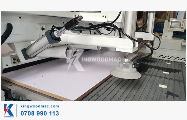 MÁY PHAY CNC ROUTER - KW 1325 Bộ gấp phôi vào máy phay cnc router KW 1325 | Kingwoodmac