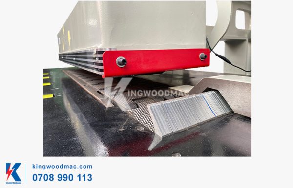 MÁY CƯA RONG NAN CẠNH THẲNG - KWVK 18I Rào chắn chống đánh trả phôi | Kingwoodmac