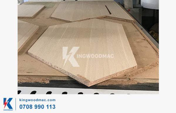 MÁY CẮT PHAY CNC ROUTER CẤP PHÔI TỰ ĐỘNG - KW 1325 R1BP HD Sản phẩm máy cắt phay router cắt phôi tự động KW 1325 R1BP HD | Kingwoodmac