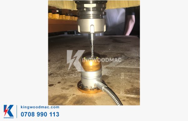 Thiết bị so dao máy phay khoan cnc cấp phôi tự động KW 1325 R1BP AL | Kingwoodmac