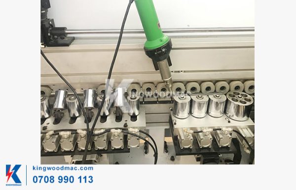 Bộ phận dán nẹp của máy dán cạnh nghiêng tự động full chức năng - KWXK 450DT | Kingwoodmac