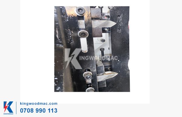 Dao tiện của máy tiện CNC 2 trục cấp phôi tự động - KWQH 1500 | Kingwoodmac