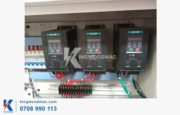 MÁY DÁN NẸP L - KWWM EDGE L EVA Drive của máy dán nẹp L - KWWM EDGE L EVA | Kingwoodmac