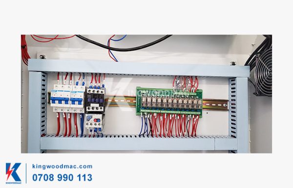 Hệ thống điện của máy tiện CNC 2 trục cấp phôi tự động - KWQH 1500 | Kingwoodmac