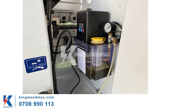 Bình dầu bôi trơn của máy dán cạnh thẳng 5 chức năng - KW 360D | Kingwoodmac