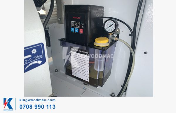 Bơm nhớt tự động của máy dán cạnh thẳng 5 chức năng tự động - VERMAX 80 | Kingwoodmac