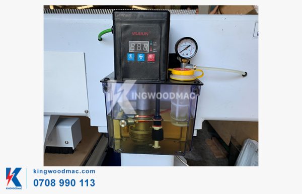 Cấp dầu máy cnc nesting 2 bàn SKG 604Z | Kingwoodmac