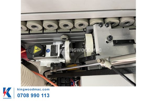 Cụm cắt đầu đuôi của máy dán cạnh 7 chức năng tự động - KW 450 | Kingwoodmac