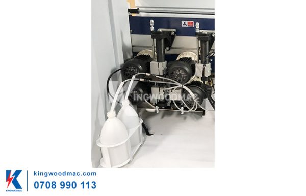 MÁY CẮT XÉN DÁN CẠNH TỰ ĐỘNG BĂNG TẢI DÂY ĐAI - MICHAEL 4CRB Cụm phun dung dịch, đánh bóng của máy cắt xén dán cạnh tự động băng tải dây đai - MICHAEL 4CRB | Kingwoodmac