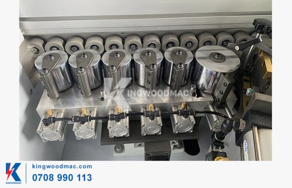 Ép nẹp của máy dán cạnh Acrylic tự động - KW SG780 | Kingwoodmac