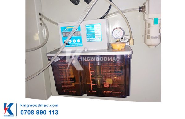 MÁY BÀO GỖ 4 MẶT 6 TRỤC - KWVK 618DD Hệ thống cấp dầu bôi trơn KWVK 618DD | Kingwoodmac