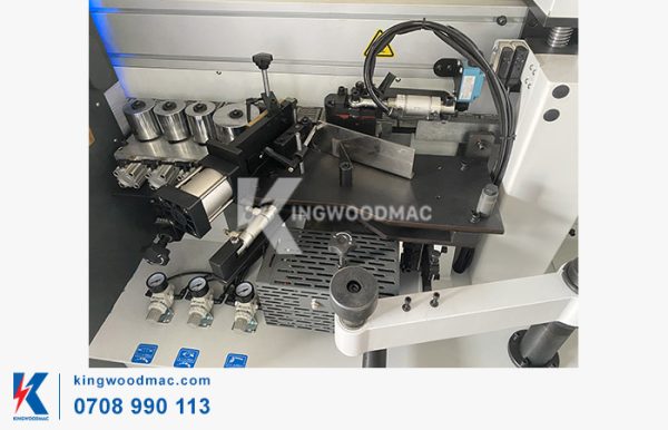 Lăn keo ép nẹp của máy dán cạnh full chức năng tự động - KWHH 450 | Kingwoodmac