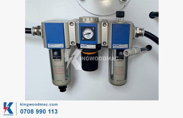 MÁY CẮT XÉN DÁN CẠNH THẲNG TỰ ĐỘNG - MICHAEL 4 Khí nén máy cắt xén dán cạnh thẳng tự động | Kingwoodmac