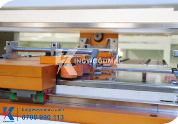 MÁY KHOAN GỖ CÔNG NGHIỆP 6 MẶT - KW 612S Bộ căn chỉnh phôi máy khoan gỗ công nghiệp 6 mặt - KW 612S | Kingwoodmac