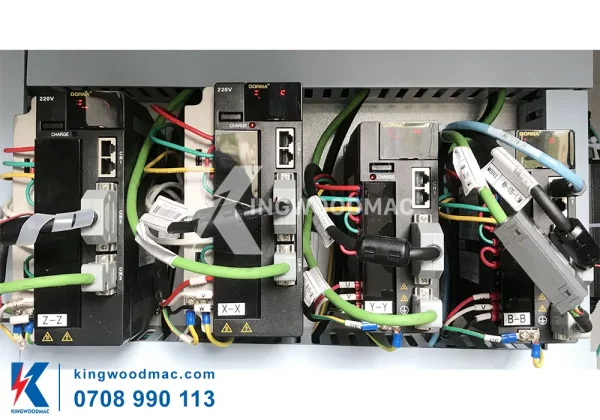 MÁY LÀM MỘNG TRUNG TÂM CNC - KW T4X3 3500 Servo driver máy làm mộng trung tâm cnc | kingwoodmac