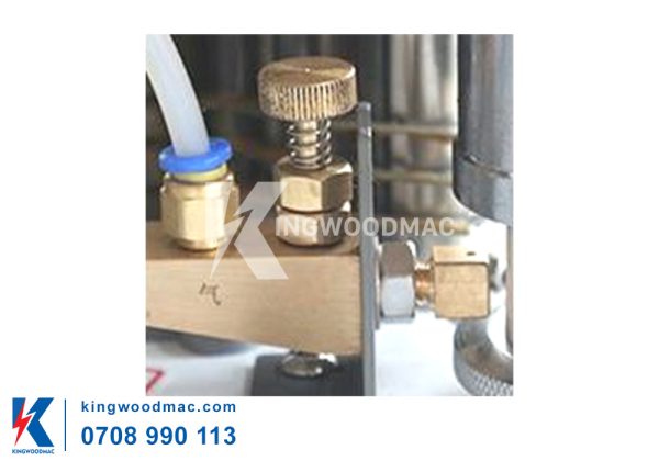 Bộ phun dung dịch máy cắt xen dán cạnh cong bán tự động - KWBL 700 | Kingwoodmac