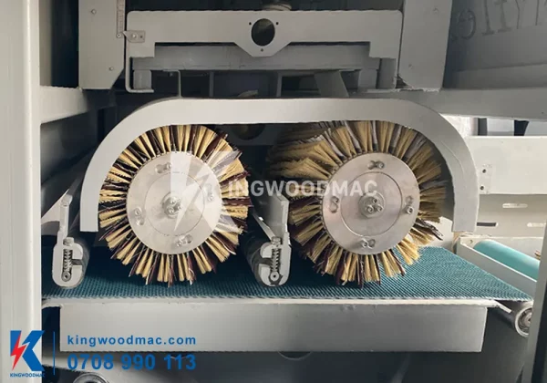 Trục chà nhám mặt trên máy chà nhám chổi 4 mặt | Kingwoodmac