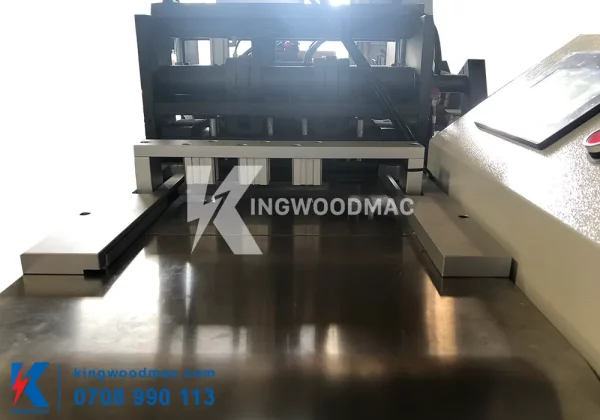 Bàn làm việc máy nối veneer tự động | Kingwoodmac