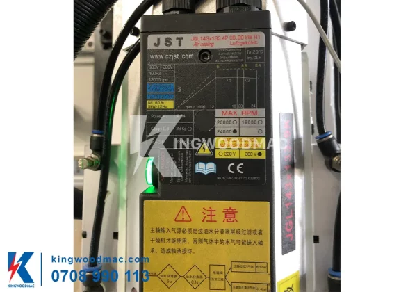 MÁY CNC TRUNG TÂM 3D 4 TRỤC 2 BÀN THAY DAO TỰ ĐỘNG - KW 4AXIS ATC1 Động cơ trục chính máy CNC trung tâm 3D 4 trục 2 bàn thay dao tự động | Kingwoodmac