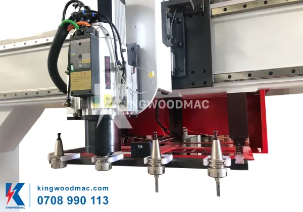 MÁY CNC TRUNG TÂM 3D 4 TRỤC 2 BÀN THAY DAO TỰ ĐỘNG - KW 4AXIS ATC1 Trục chính và khay dao máy CNC trung tâm 3D 4 trục 2 bàn thay dao tự động | Kingwoodmac
