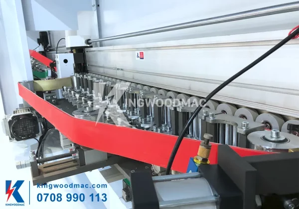 MÁY DÁN CẠNH THẲNG NGHIÊNG KHÔNG ĐƯỜNG LINE - COMBINE ARC12 Băng tải rulo ép nẹp thẳng máy dán cạnh thẳng nghiêng không đường line | Kingwoodmac