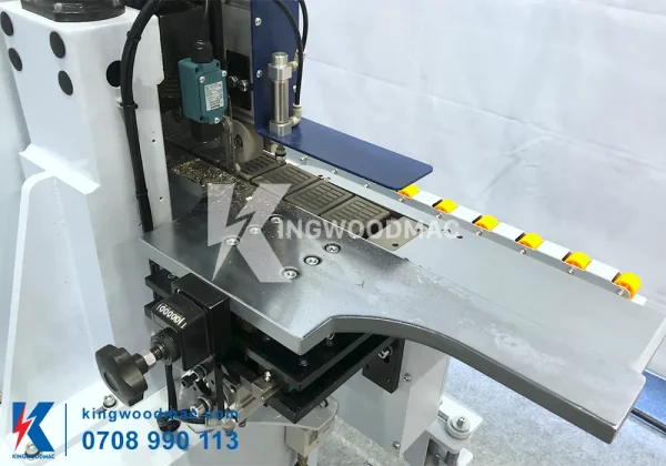 MÁY DÁN CẠNH THẲNG NGHIÊNG KHÔNG ĐƯỜNG LINE - COMBINE ARC12 Cử kê ván máy dán cạnh thẳng nghiêng không đường line | Kingwoodmac