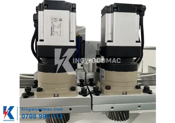 Động cơ servo máy khoan CNC 6 mặt thay dao tự động | Kingwoodmac