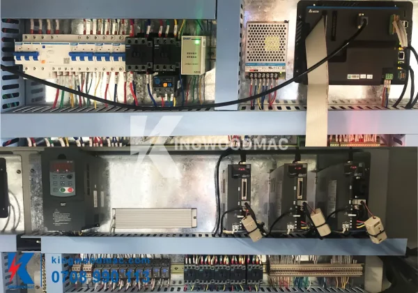 Tủ điện máy khoan phay ổ khóa bản lề tay nắm cửa | Kingwoodmac