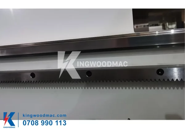 MÁY PHAY CNC NESTING FULL LINE 1 ĐẦU TẢI NẶNG – KWHH 812Z/KWHH 812 HZ Ray trượt dẫn hướng và thanh răng máy phay cnc nesting full line 1 đầu tải nặng | Kingwoodmac