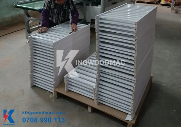 Sản phẩm máy ép khung cửa tự động cao tần | Kingwoodmac