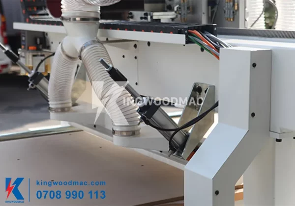 MÁY PHAY CNC NESTING FULL LINE 1 ĐẦU TẢI NẶNG – KWHH 812Z/KWHH 812 HZ Thanh đẩy ván đã vắt kèm chụp hút bụi máy phay cnc nesting full line 1 đầu tải nặng | Kingwoodmac